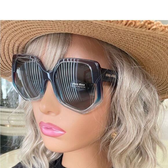 NWT Miu Miu Sunglasses • 55mm lens width; 12mm bridge width; 145mm SMU07V $440 - Picture 7 of 9